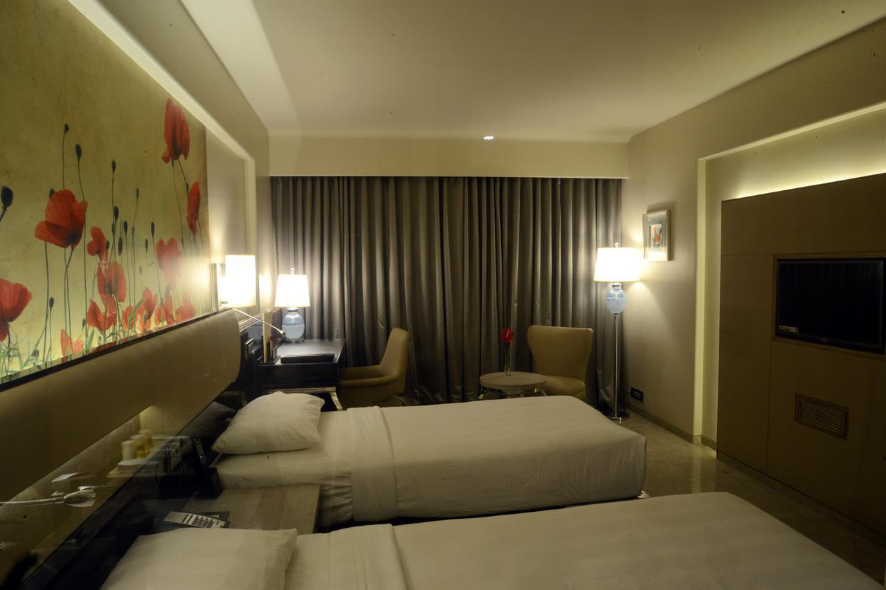 Sai Palace Grand, Malad Bombay Extérieur photo