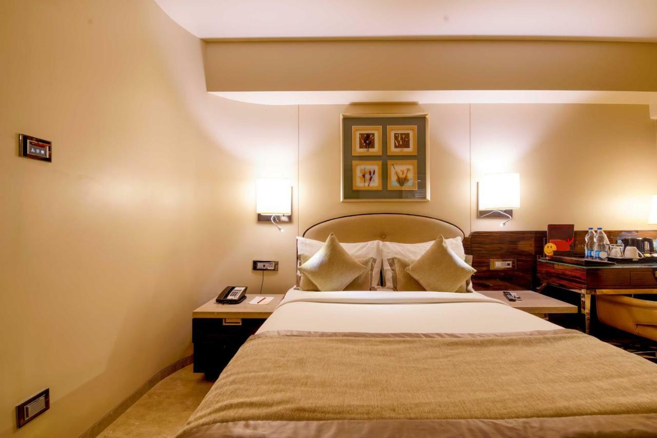 Sai Palace Grand, Malad Bombay Extérieur photo