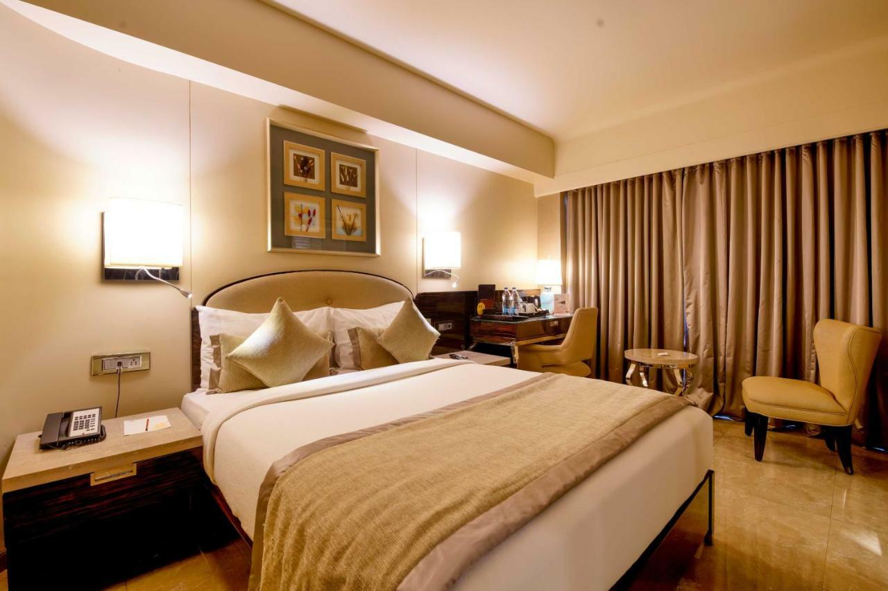 Sai Palace Grand, Malad Bombay Extérieur photo
